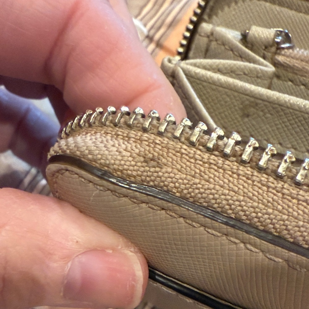 Coach Darcy Tan Wallet with Bow Accent (TW2) - Picture 8 of 10